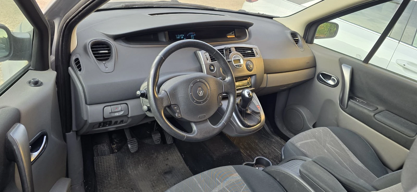 Renault Scenic, снимка 4 - Автомобили и джипове - 56638153
