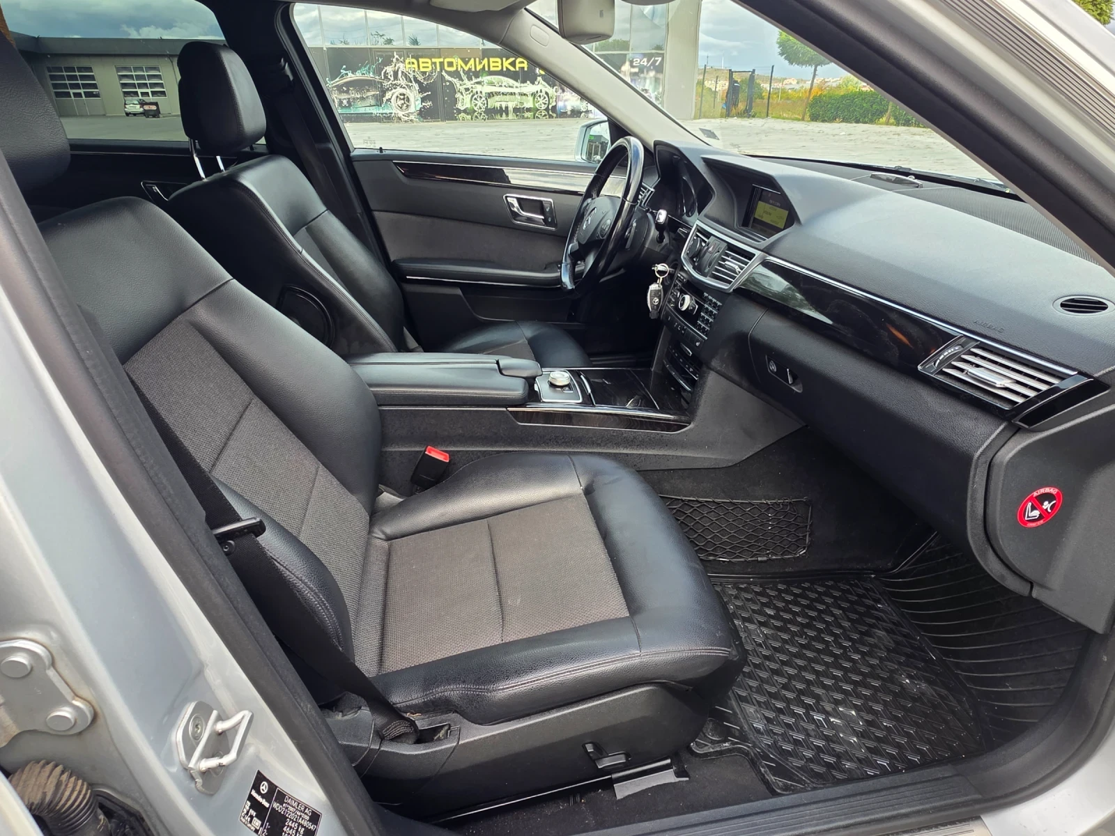 Mercedes-Benz E 220 7G , снимка 12 - Автомобили и джипове - 56722265