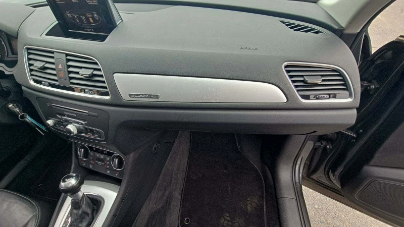 Audi Q3 PREMIUM* PANO* KEYLESS* , снимка 8 - Автомобили и джипове - 47780772