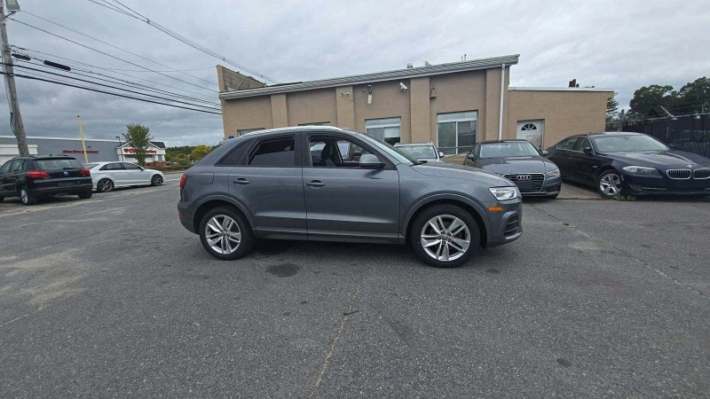 Audi Q3 PREMIUM* PANO* KEYLESS* , снимка 2 - Автомобили и джипове - 47780772