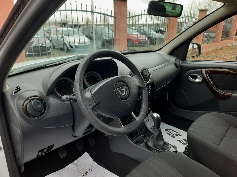 Dacia Duster 1.6i, снимка 8 - Автомобили и джипове - 49272986