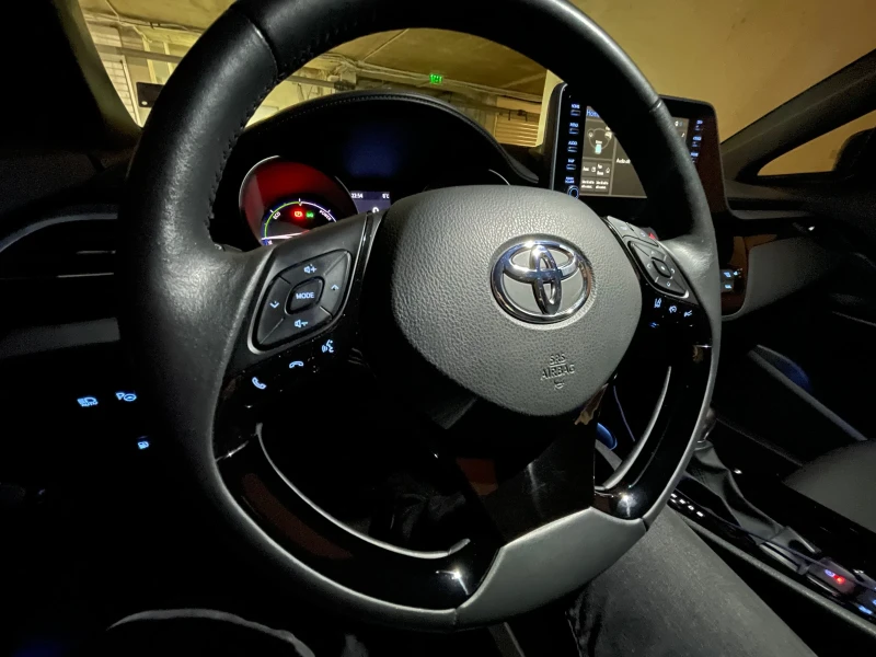 Toyota C-HR 1.8 Hybrid, снимка 14 - Автомобили и джипове - 49309702