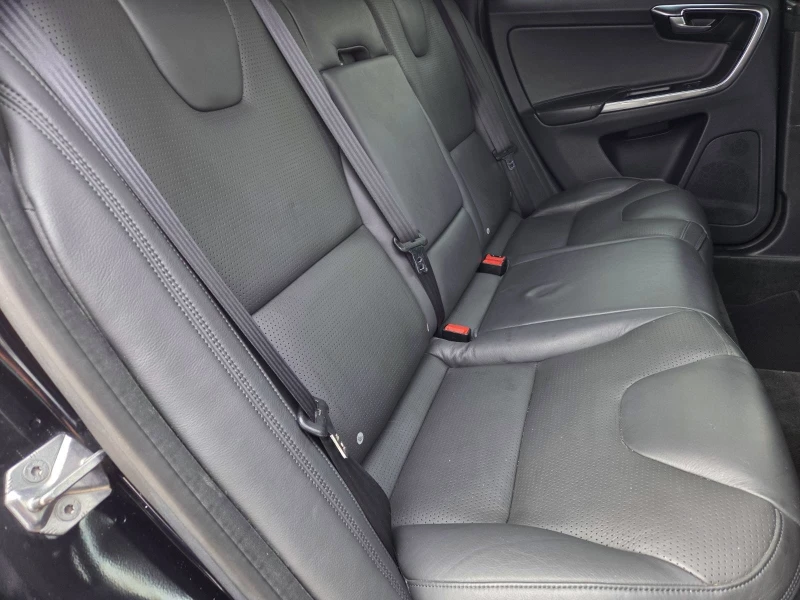 Volvo XC60 2.4/D5/INSCRIPTION, снимка 11 - Автомобили и джипове - 52067969
