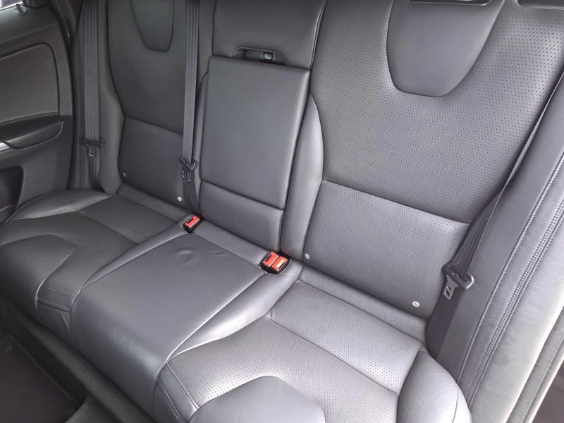 Volvo XC60 2.4/D5/INSCRIPTION, снимка 12 - Автомобили и джипове - 52067969