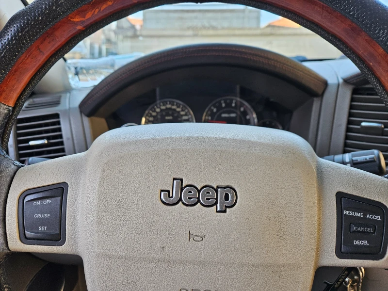 Jeep Grand cherokee Overland, снимка 8 - Автомобили и джипове - 53264141