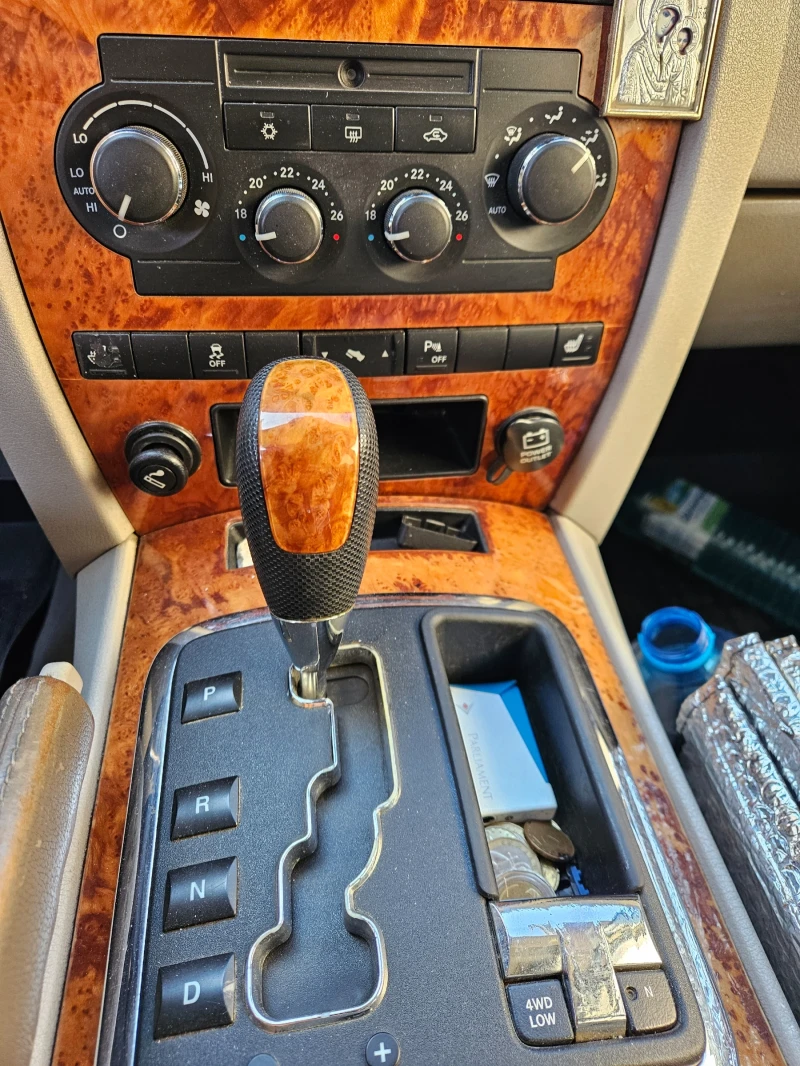 Jeep Grand cherokee Overland, снимка 7 - Автомобили и джипове - 53264141