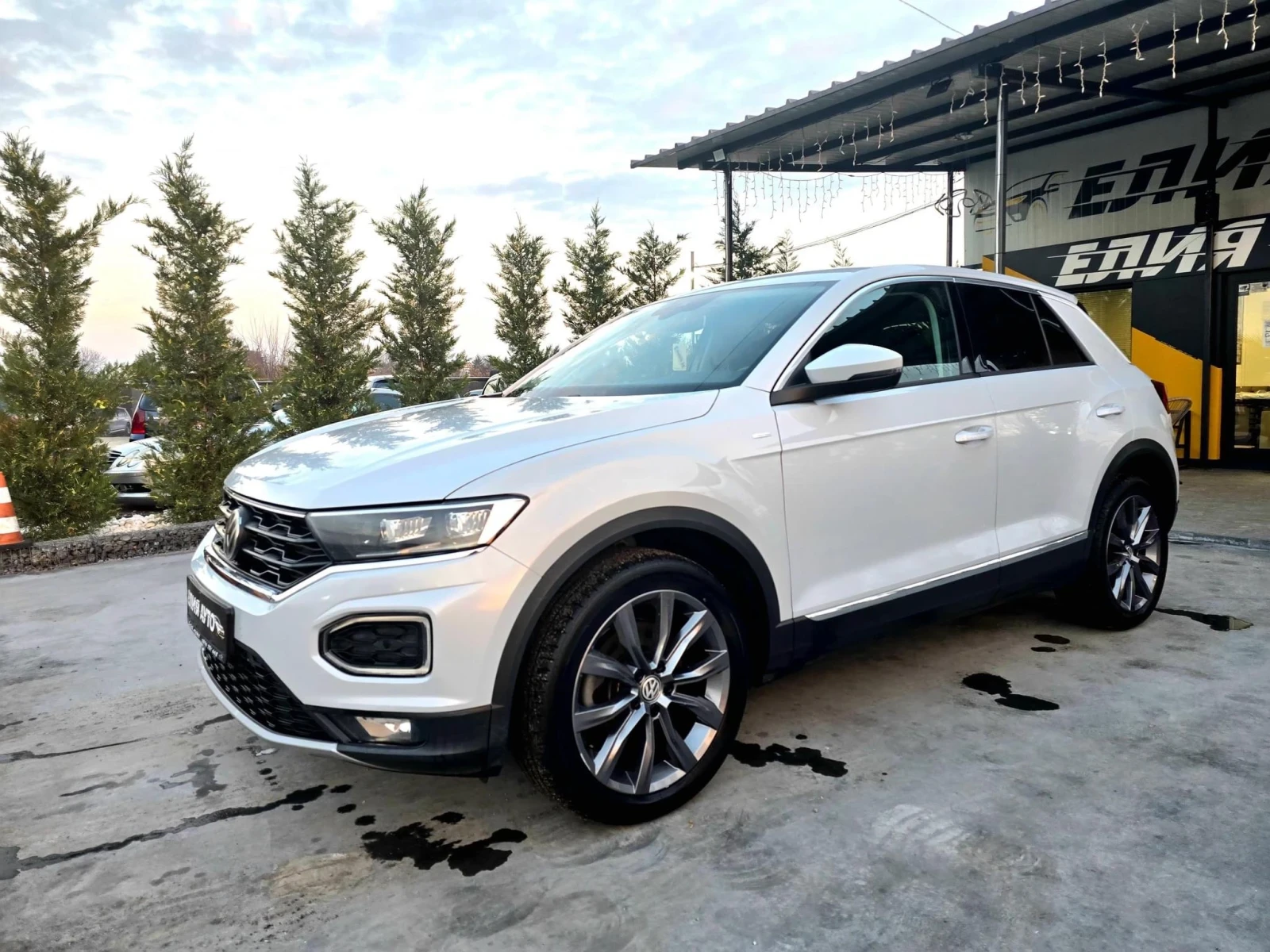 VW T-Roc 2.0TDI 4MOTION TOP НАПЪЛНО ОБСЛУЖЕНА ЛИЗИНГ 100% - изображение 2