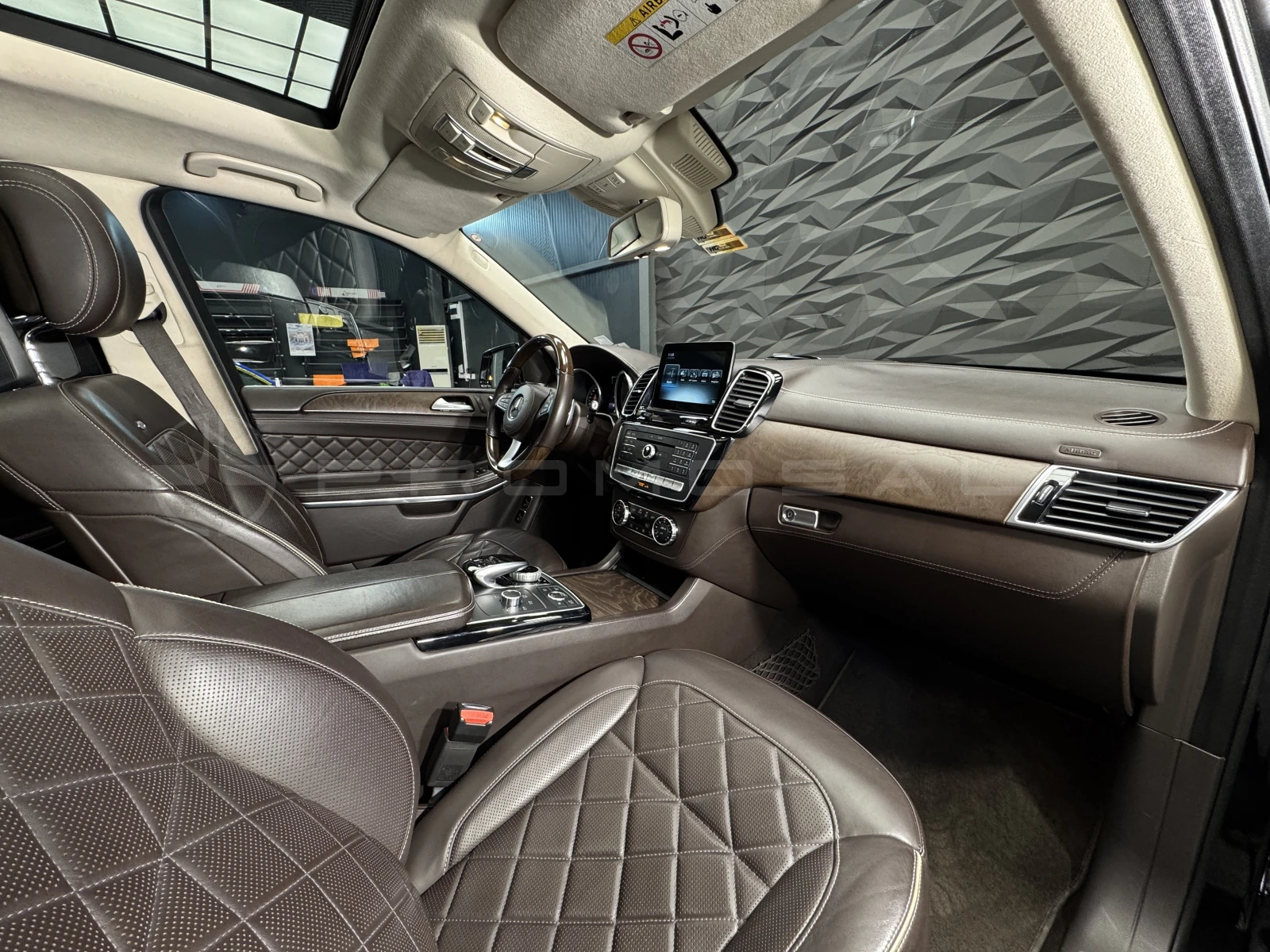 Mercedes-Benz GLS 500 AMG Line DISTR 360KAM AIR BURMSTR | Mobile.bg — изображение 15