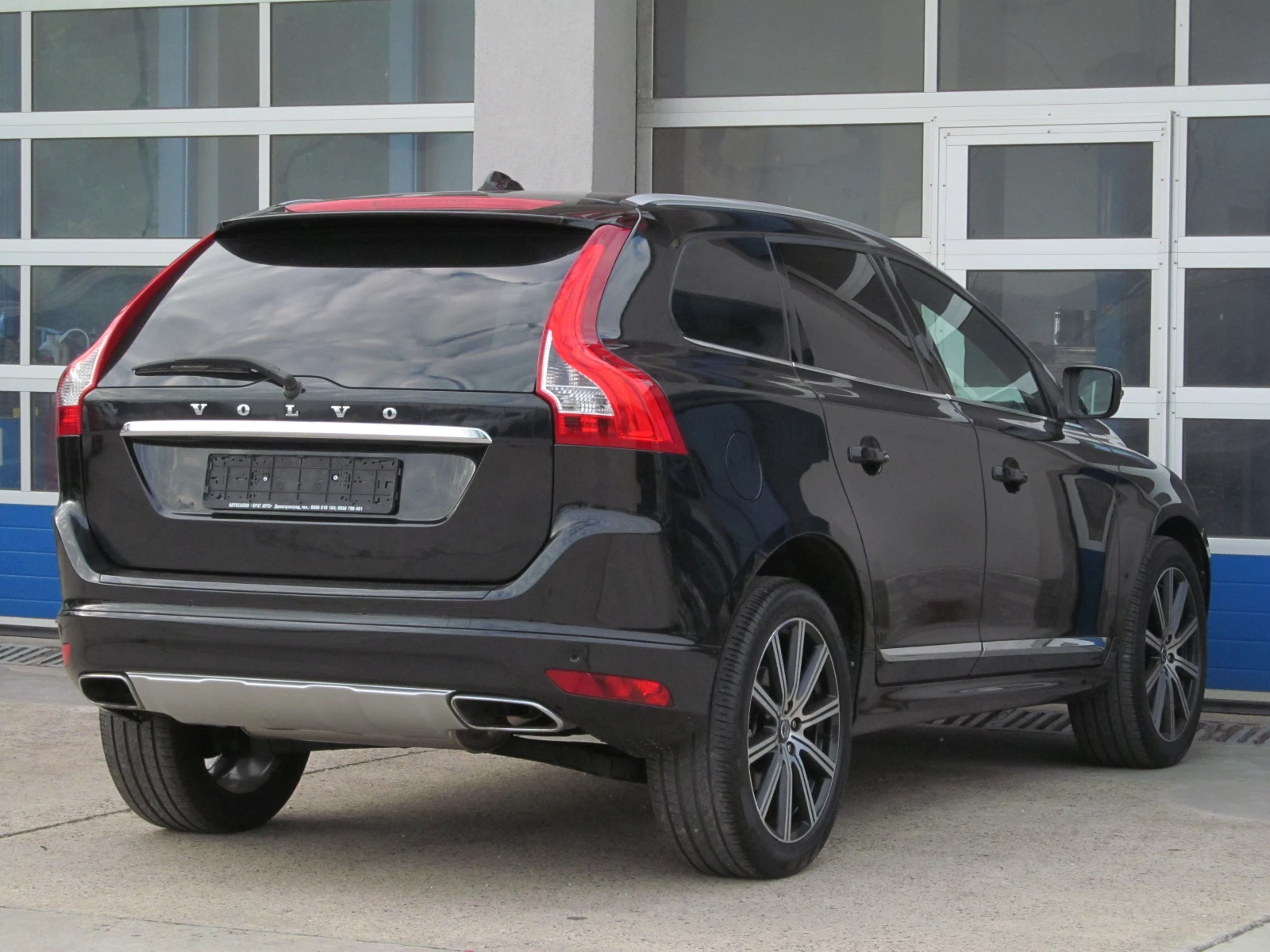 Volvo XC60 2.4/D5/INSCRIPTION - изображение 3
