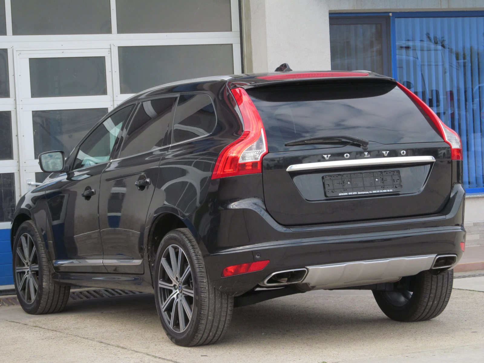 Volvo XC60 2.4/D5/INSCRIPTION - изображение 4