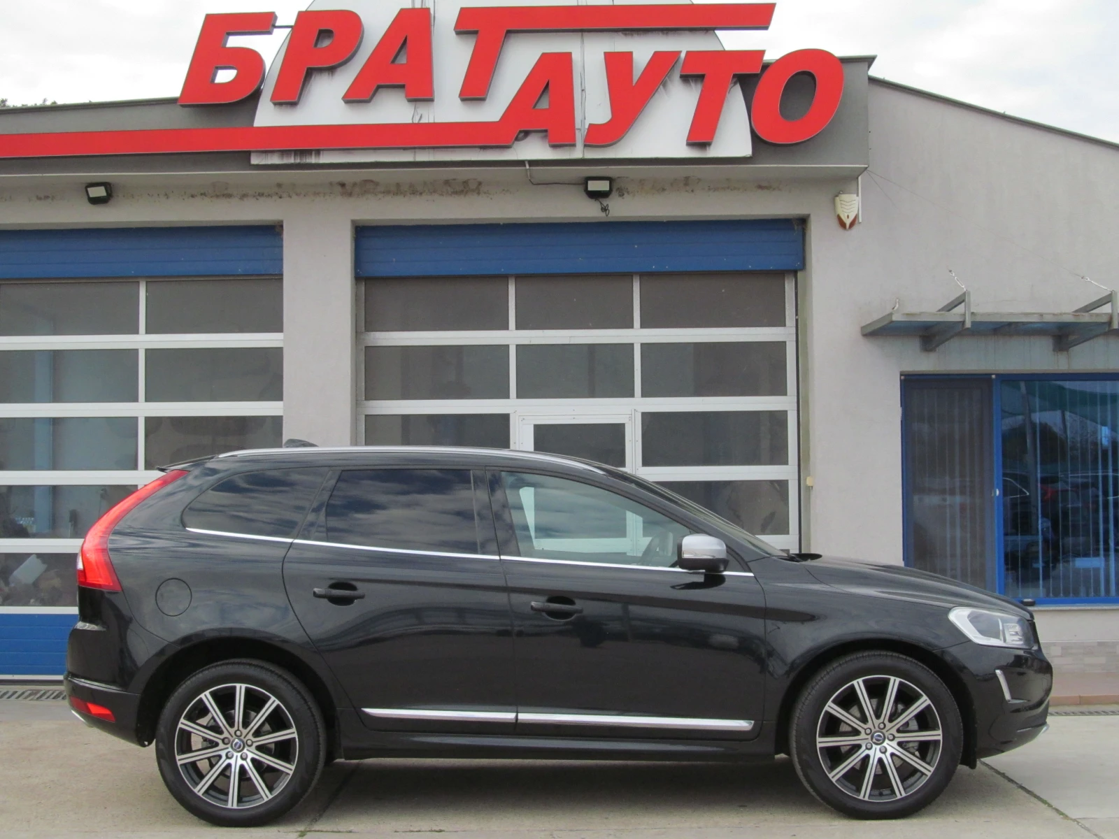 Volvo XC60 2.4/D5/INSCRIPTION - изображение 6