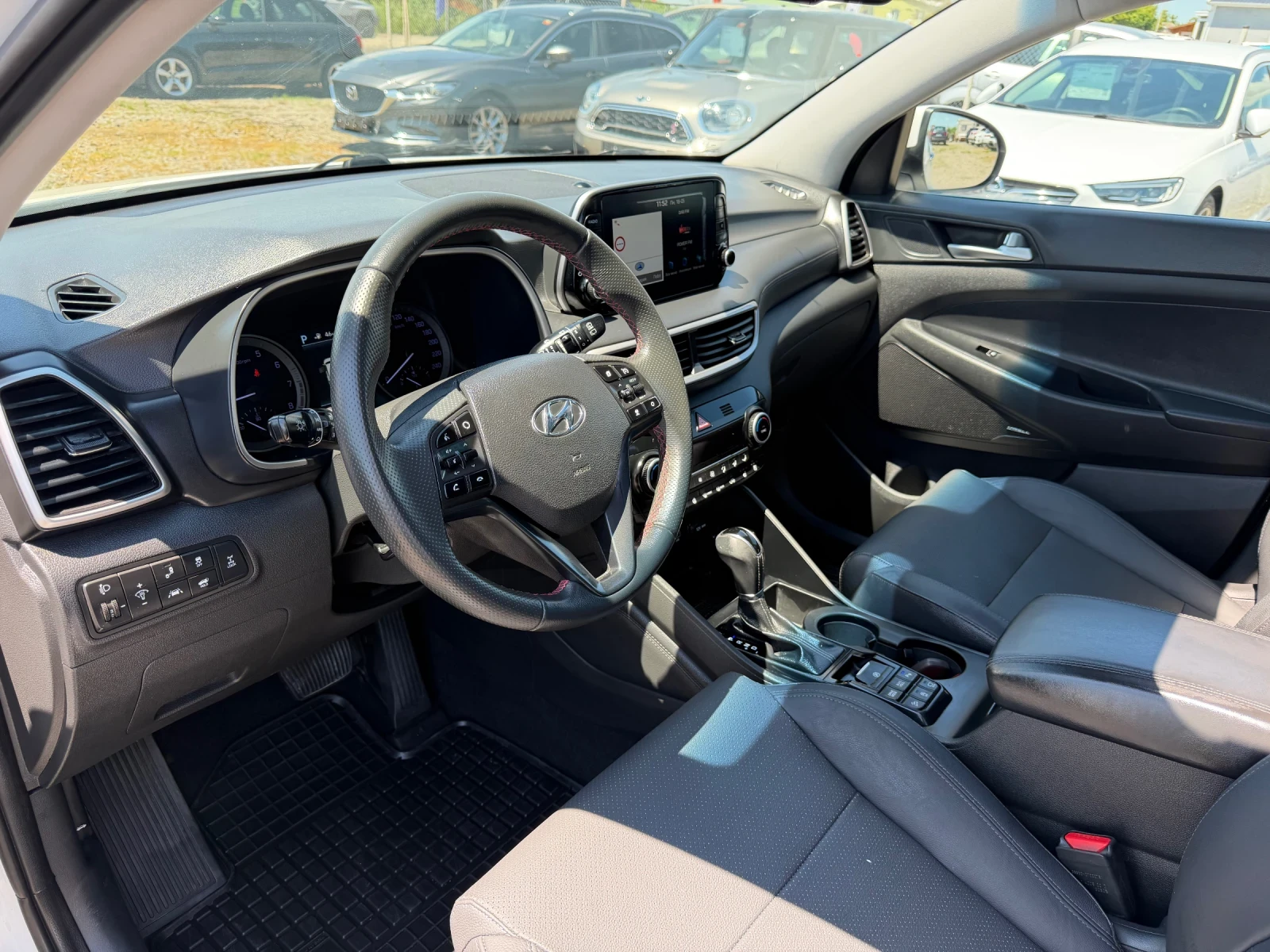 Hyundai Tucson 1.6 AWD ШВЕЙЦАРИЯ  PREMIUM FACELIFT, снимка 13 - Автомобили и джипове - 54593624