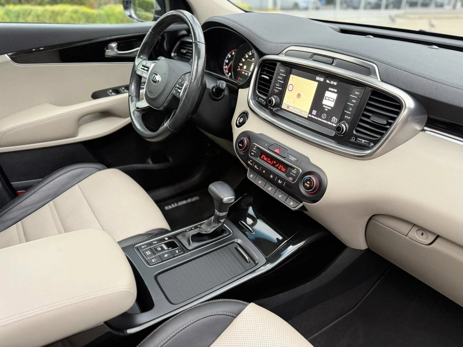 Kia Sorento FULL EXSLUSIVE , снимка 9 - Автомобили и джипове - 55567788