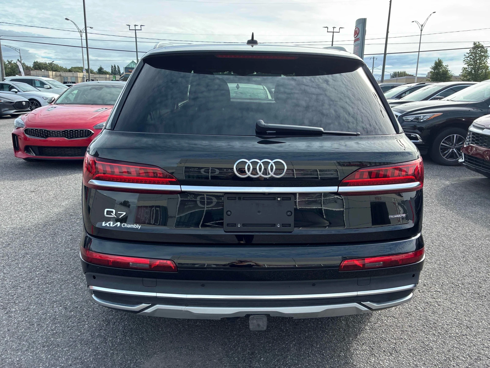 Audi Q7 * Komfort * CARFAX * БЕЗ ПЪРВОНАЧАЛНА ВНОСКА, снимка 4 - Автомобили и джипове - 56123819