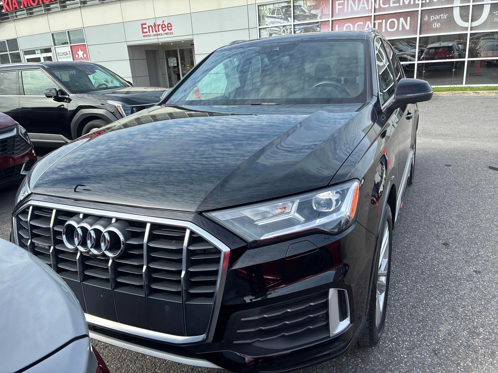 Audi Q7 * Komfort * CARFAX * БЕЗ ПЪРВОНАЧАЛНА ВНОСКА, снимка 6 - Автомобили и джипове - 56123819