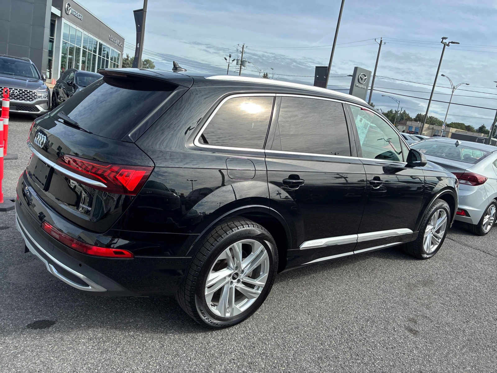 Audi Q7 * Komfort * CARFAX * БЕЗ ПЪРВОНАЧАЛНА ВНОСКА, снимка 3 - Автомобили и джипове - 56123819