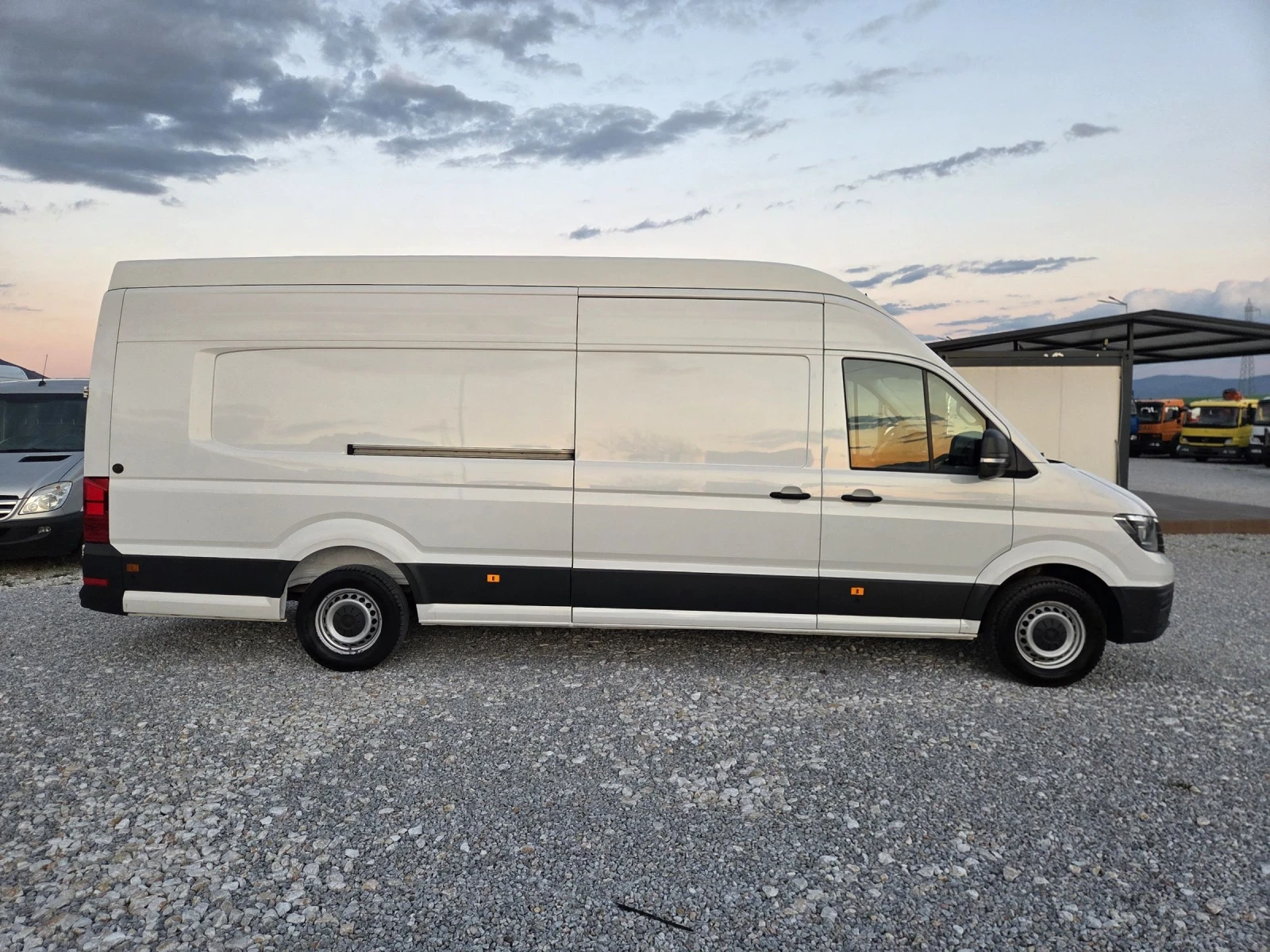 VW Crafter 2.0 TDI, XXL, Климатик, Нави, снимка 6 - Бусове и автобуси - 54114424