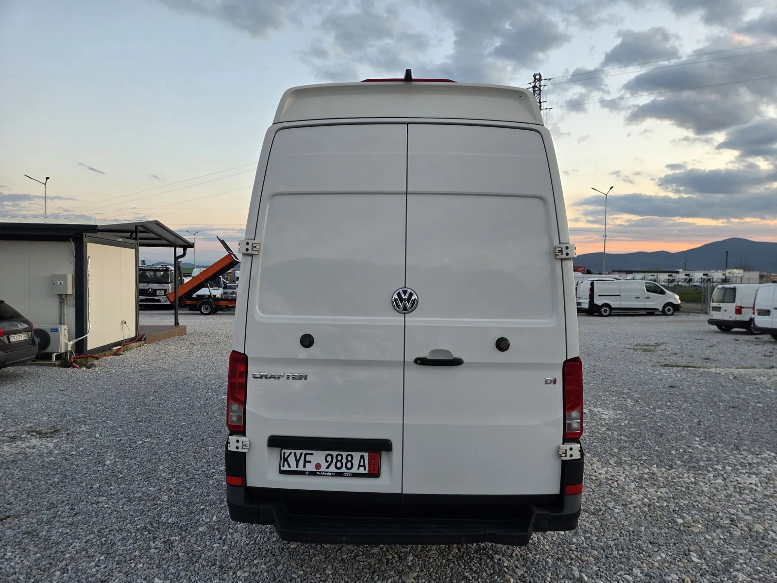 VW Crafter 2.0 TDI, XXL, Климатик, Нави, снимка 4 - Бусове и автобуси - 54114424