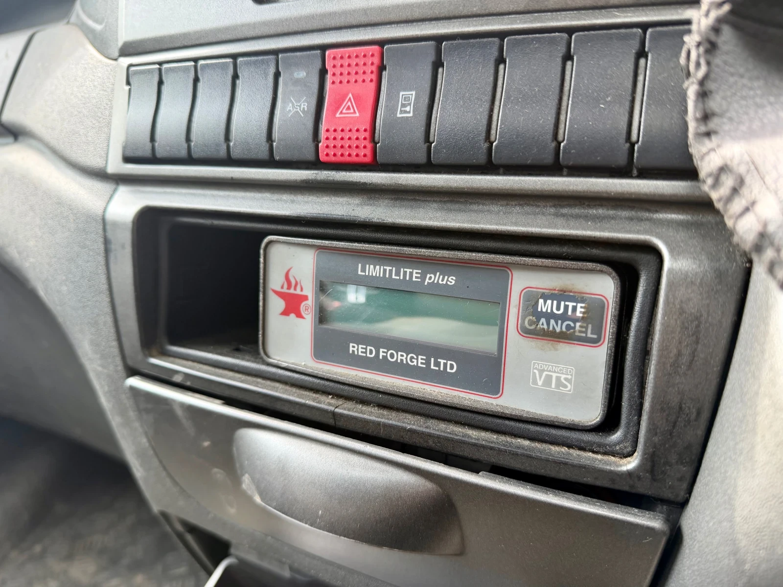 Iveco 35c11 Самосвал , снимка 11 - Бусове и автобуси - 54495967