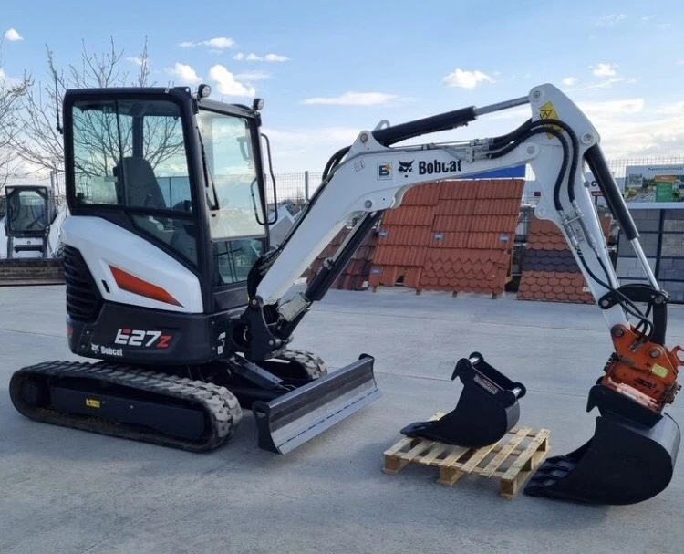 Багер Bobcat E27Z, снимка 1 - Индустриална техника - 47974158