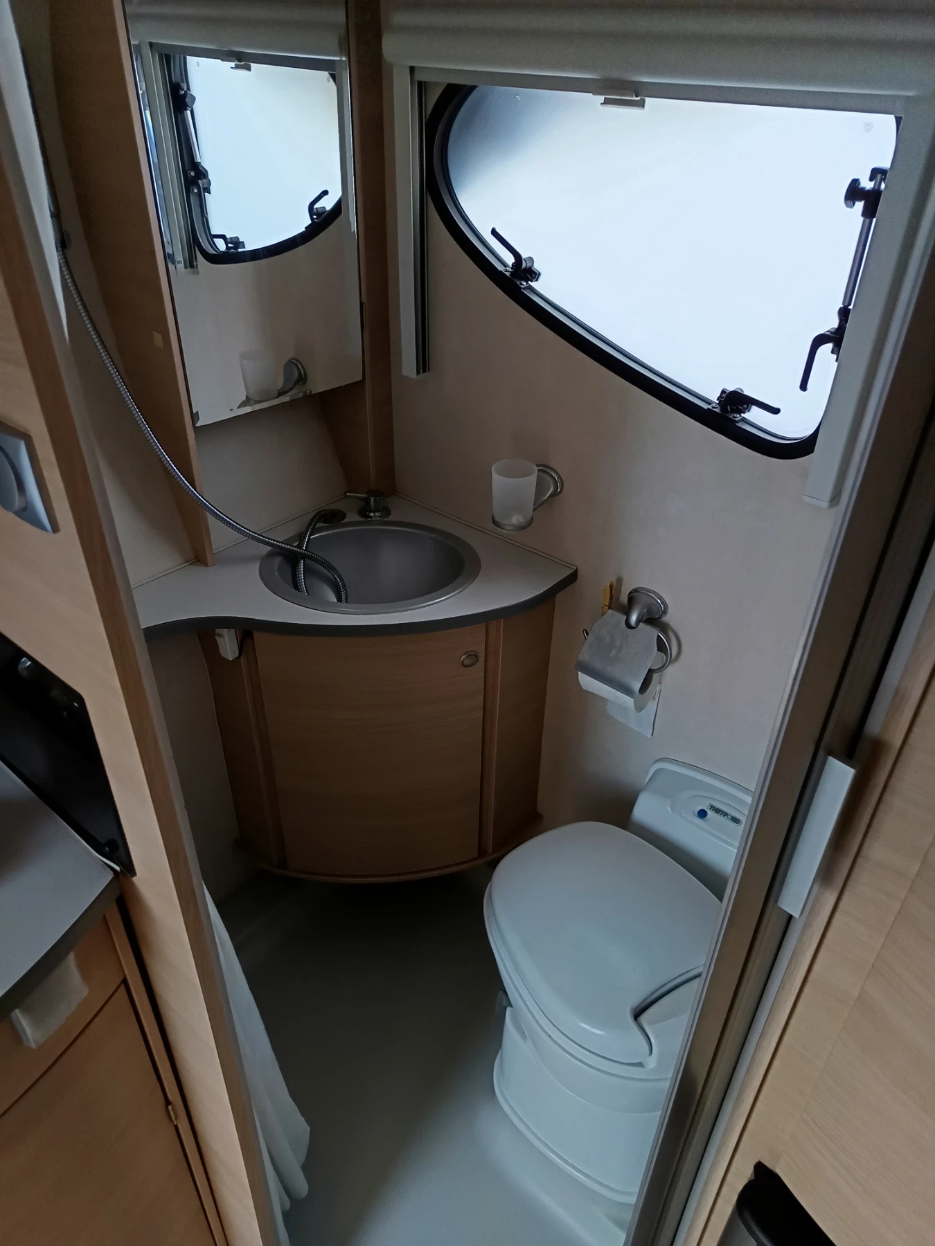 Каравана Adria Action 341ph - изображение 7