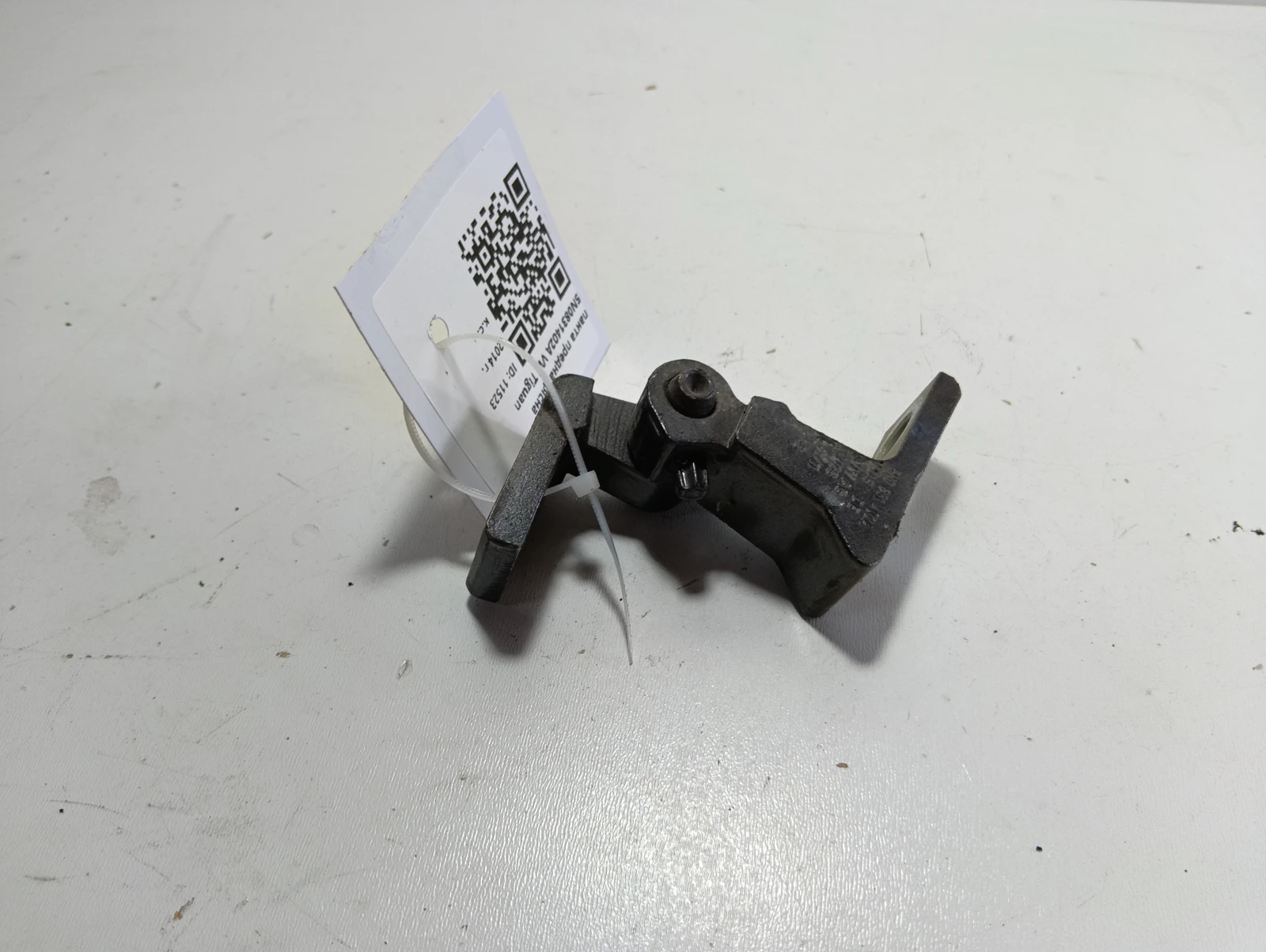 панта предна дясна 5N0831402A VW Tiguan
