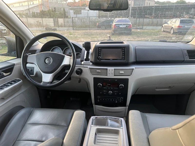 VW Touran 4.0 V6, снимка 8 - Автомобили и джипове - 47796265