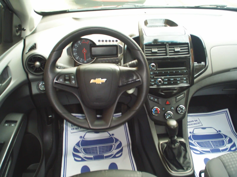 Chevrolet Aveo 1.2 16V 75k.c., снимка 10 - Автомобили и джипове - 48729209