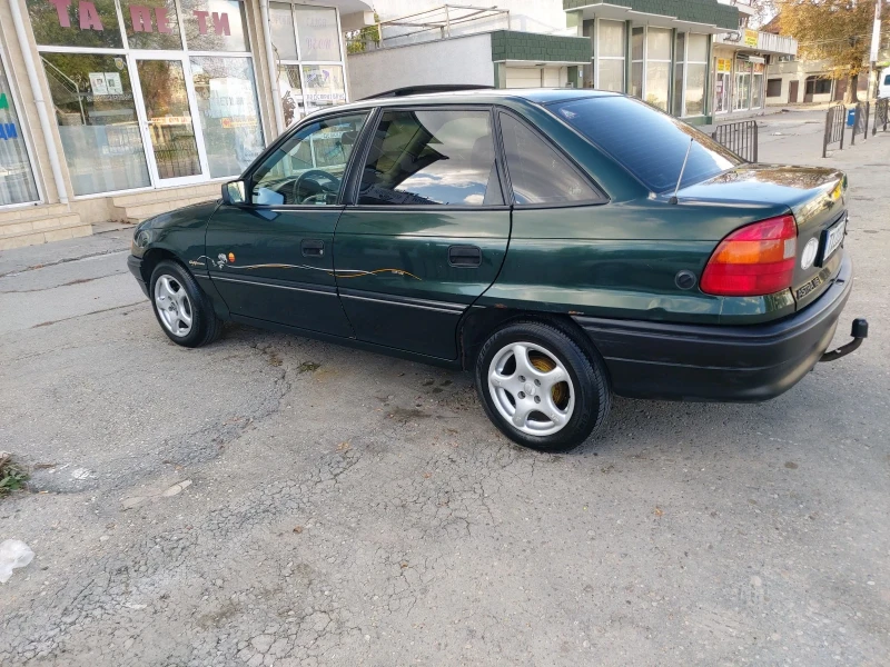 Opel Astra, снимка 4 - Автомобили и джипове - 49211154