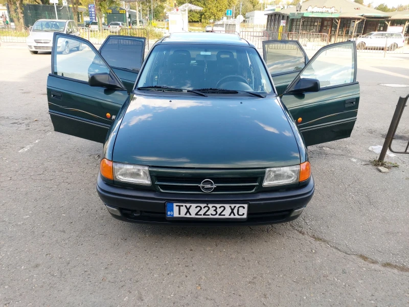 Opel Astra, снимка 1 - Автомобили и джипове - 49211154