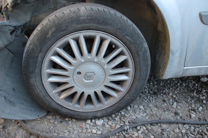 Renault Megane 1.9 dCI , 2008 г.   САМО НА ЧАСТИ , снимка 17 - Автомобили и джипове - 52039804