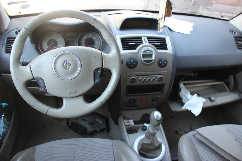 Renault Megane 1.9 dCI , 2008 г.   САМО НА ЧАСТИ , снимка 8 - Автомобили и джипове - 52039804