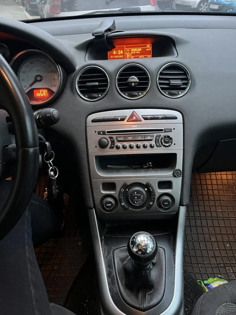 Peugeot 308 Sw, снимка 8 - Автомобили и джипове - 51853541