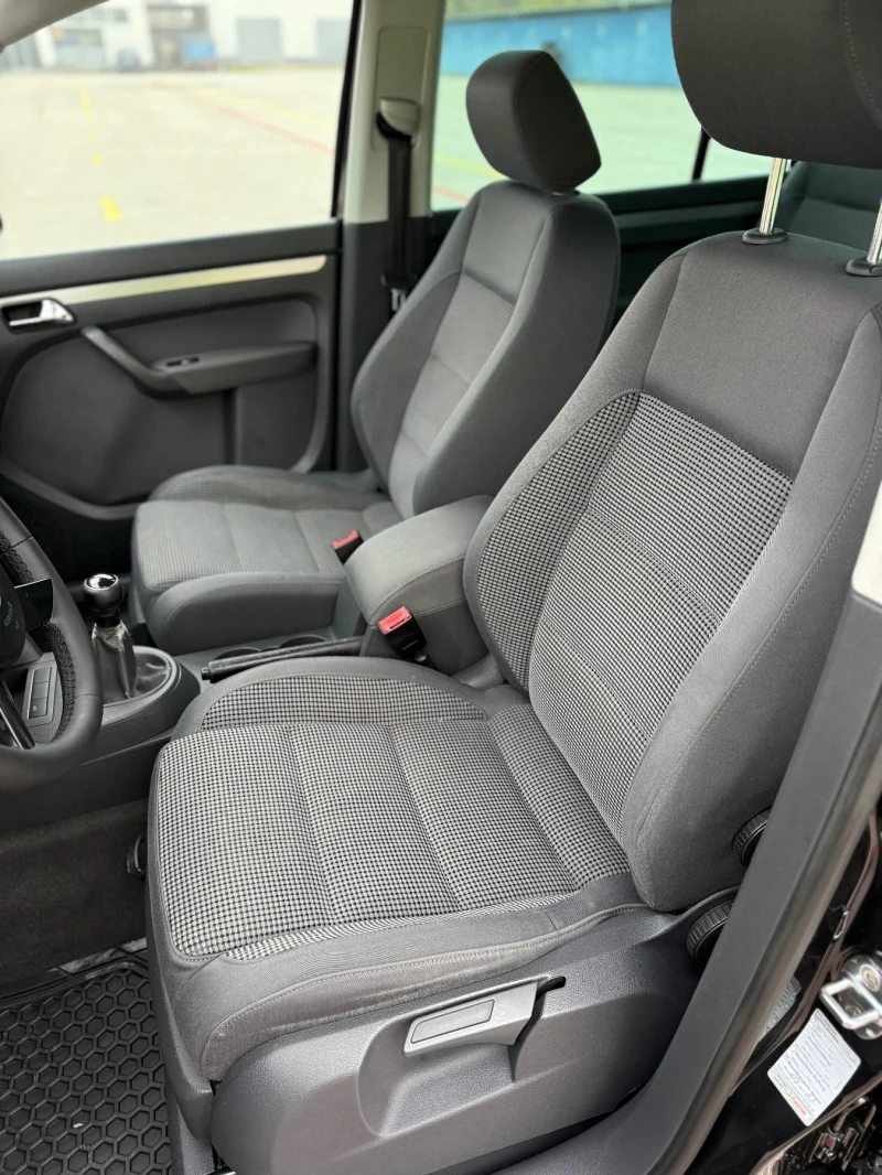 VW Touran GERMANY* 2.0TDI 136hp !!! Xenon, снимка 11 - Автомобили и джипове - 52534125