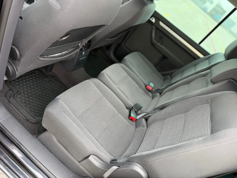 VW Touran GERMANY* 2.0TDI 136hp !!! Xenon, снимка 14 - Автомобили и джипове - 52534125