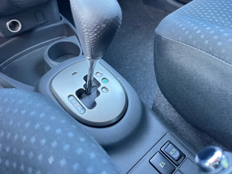 Toyota Yaris Автомат, 6скорости, 100к.с, 1.33, Италия, снимка 11 - Автомобили и джипове - 52916231