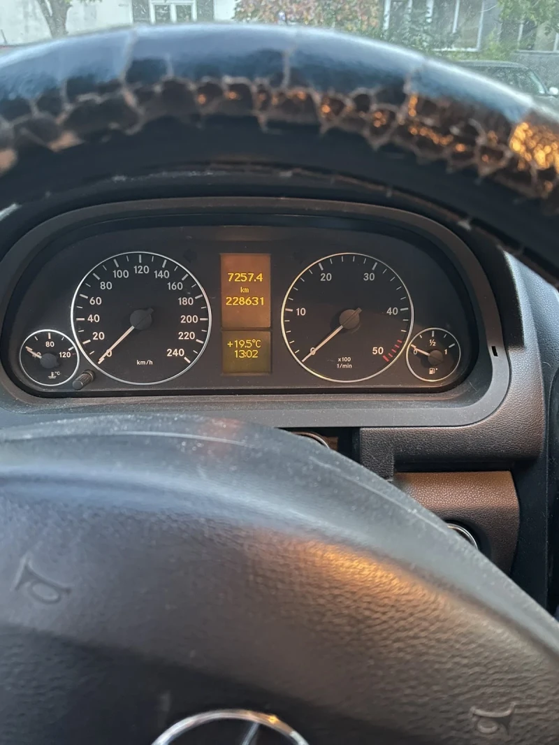 Mercedes-Benz A 180, снимка 9 - Автомобили и джипове - 52976610