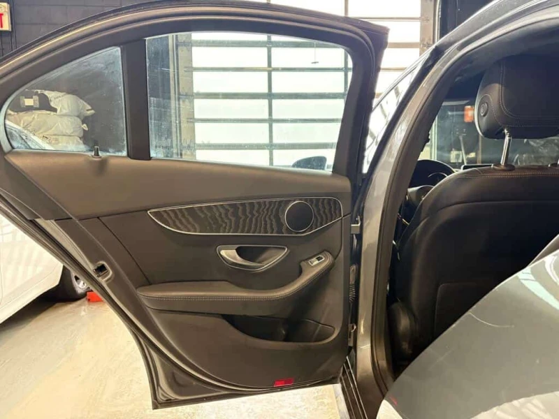Mercedes-Benz C 300 * CARFAX * ЦЕНА ДО БГ, снимка 16 - Автомобили и джипове - 53584422