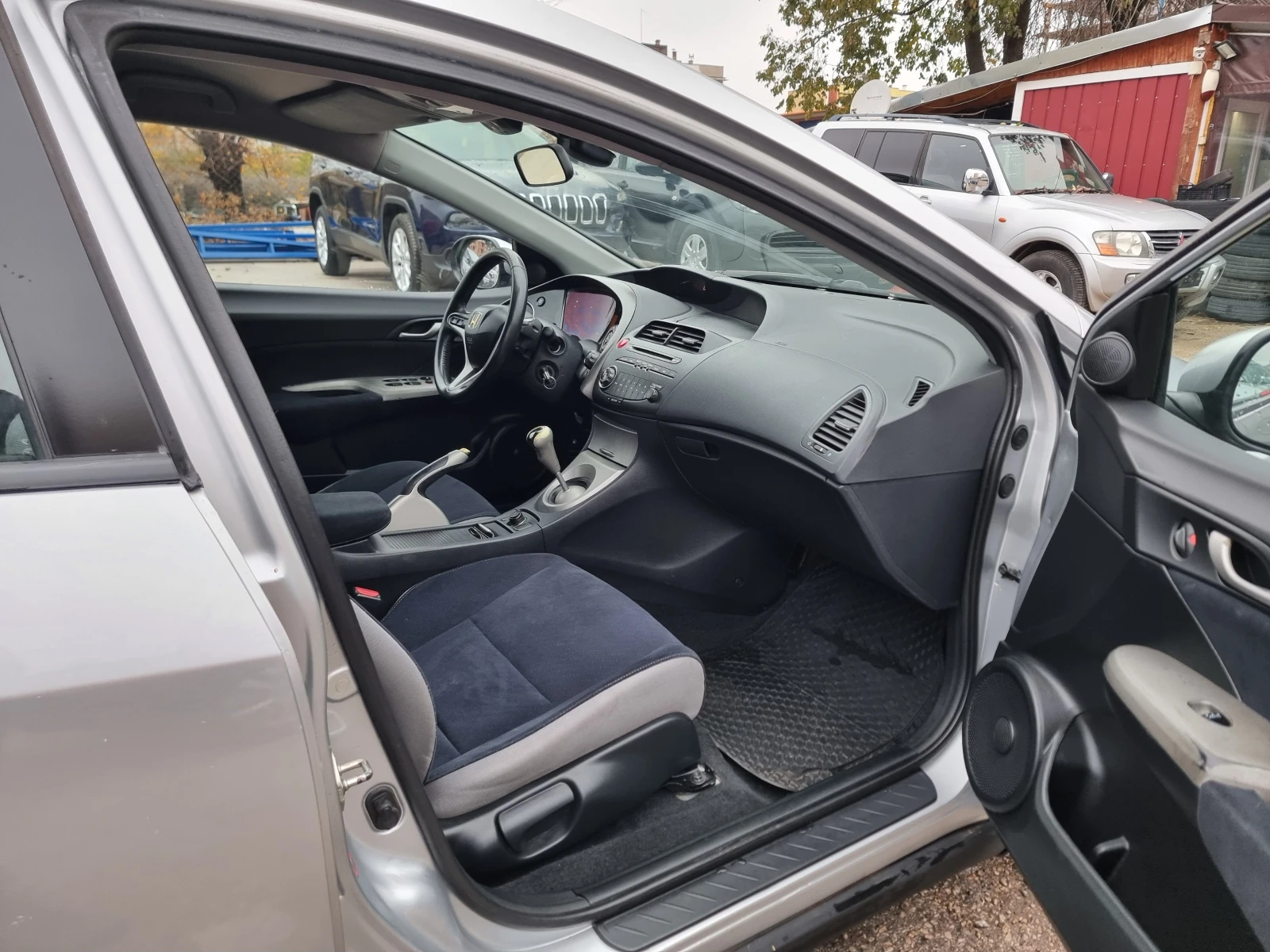 Honda Civic 1.3I  | Mobile.bg — изображение 15