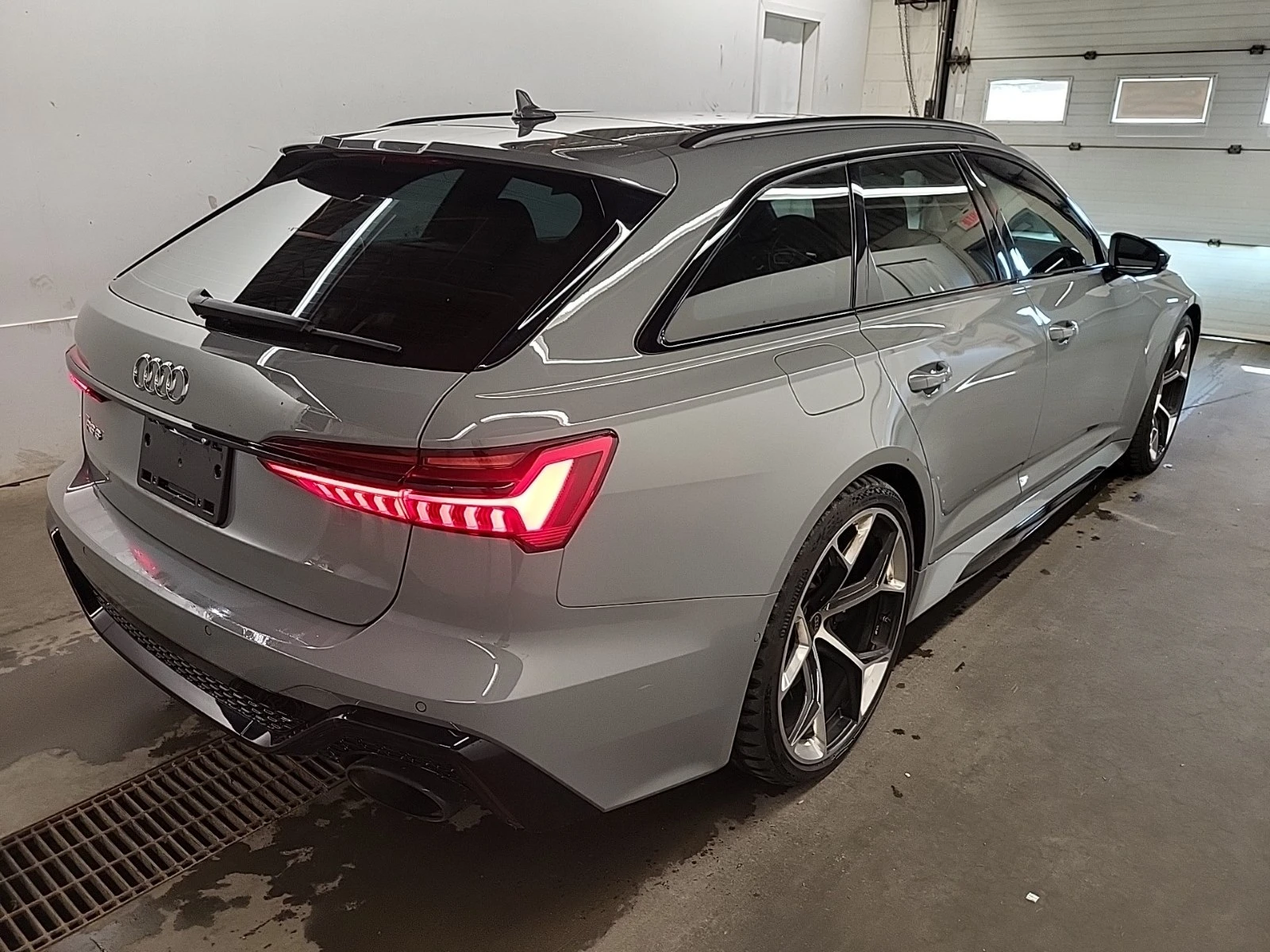 Audi Rs6 PERFORMANCE  * * CARFAX * * АВТО КРЕДИТ - изображение 4