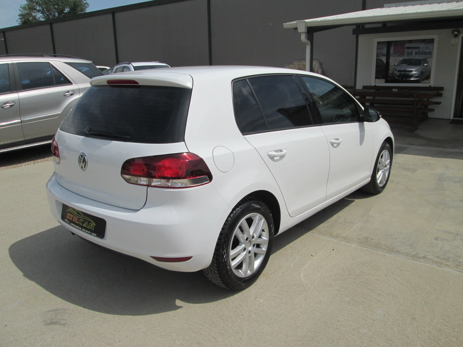 VW Golf 1.6TDI Нова-сервизна история Навигация!!! - изображение 4