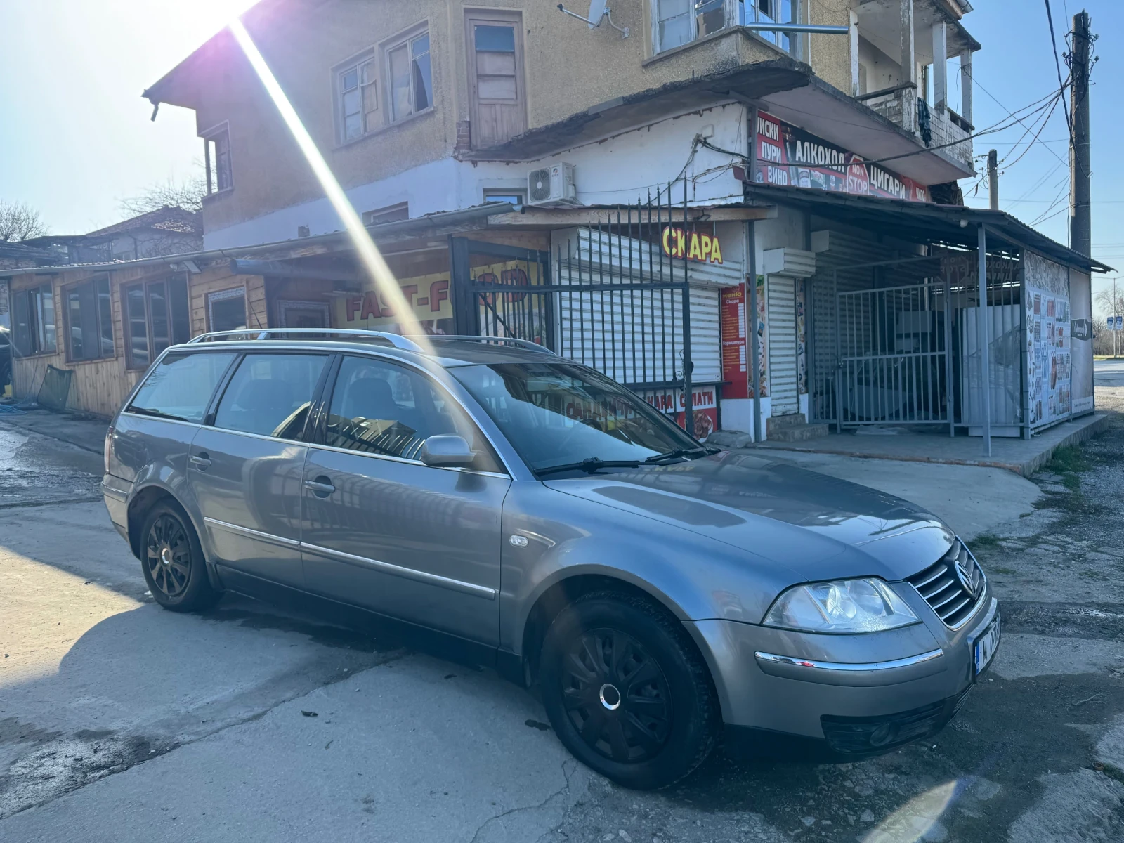 VW Passat 1.9 Tdi Hightline ТОП Фул екстри, снимка 8 - Автомобили и джипове - 53840686