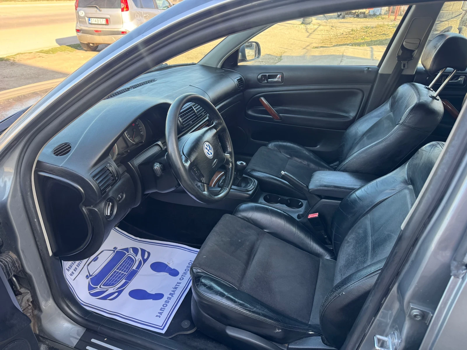 VW Passat 1.9 Tdi Hightline ТОП Фул екстри, снимка 11 - Автомобили и джипове - 53840686