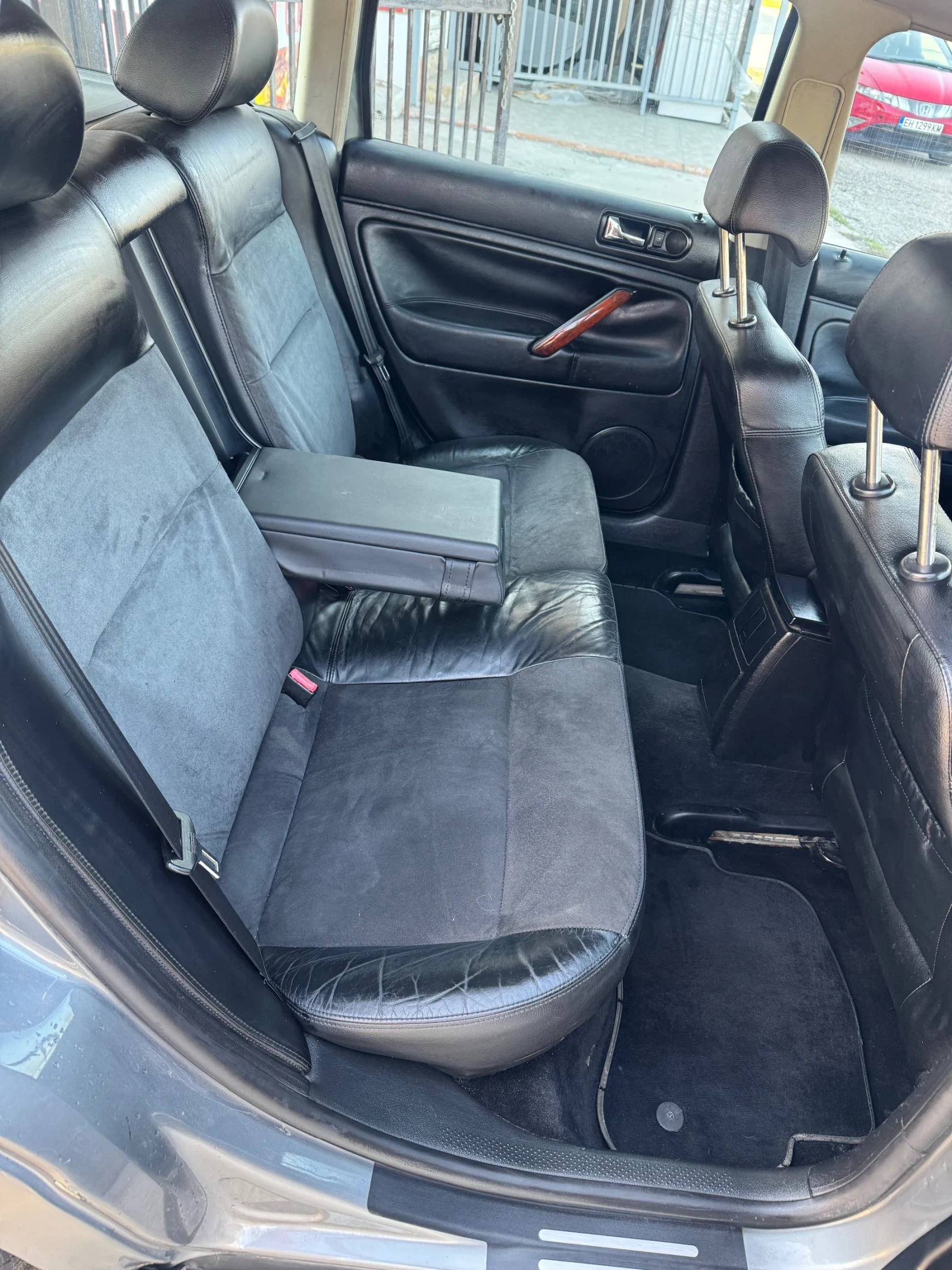 VW Passat 1.9 Tdi Hightline ТОП Фул екстри, снимка 14 - Автомобили и джипове - 53840686