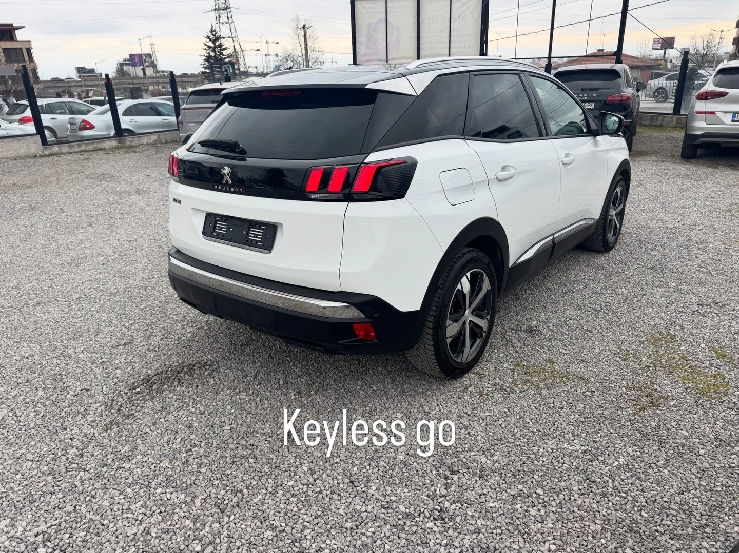Peugeot 3008 LED* NAVI* КОЖА* КАМЕРА* KEYLESS GO* 1.5hdi 131hp, снимка 2 - Автомобили и джипове - 53947230