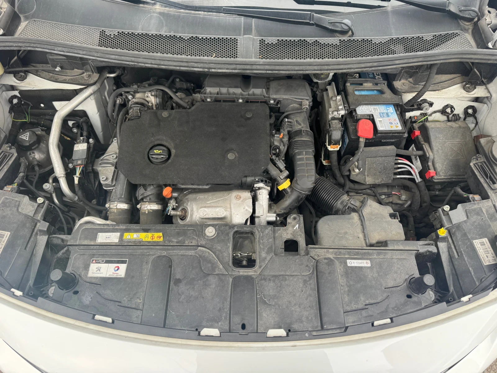 Peugeot 3008 LED* NAVI* КОЖА* КАМЕРА* KEYLESS GO* 1.5hdi 131hp, снимка 16 - Автомобили и джипове - 53947230