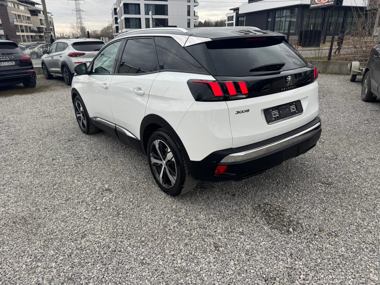 Peugeot 3008 LED* NAVI* КОЖА* КАМЕРА* KEYLESS GO* 1.5hdi 131hp, снимка 12 - Автомобили и джипове - 53947230