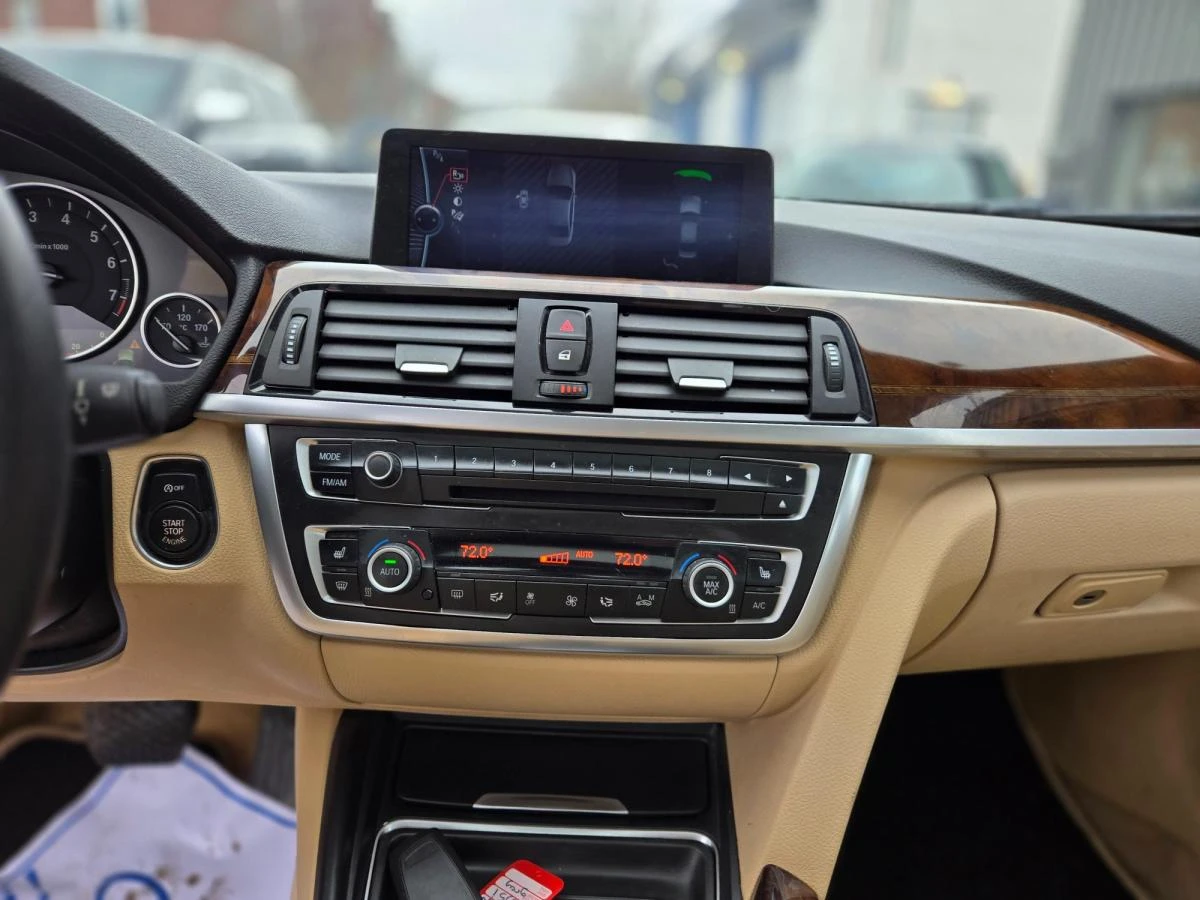 BMW 335 xDrive* АвтоКредит* (ЦЕНА ДО БГ), снимка 12 - Автомобили и джипове - 54173670