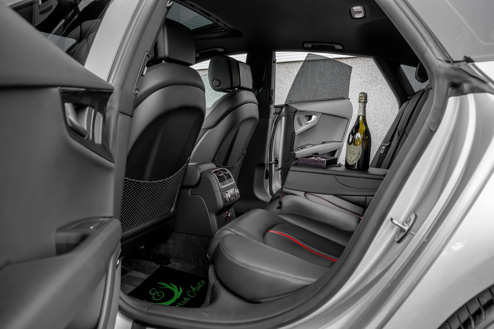 Audi A7 3.0TDI* COMPETITION* 326HP* CARBON* RS7-PACK* FULL, снимка 10 - Автомобили и джипове - 54196826