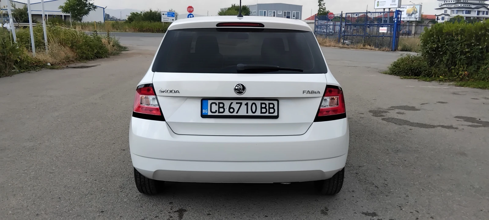 Skoda Fabia 1.0, снимка 5 - Автомобили и джипове - 55075230